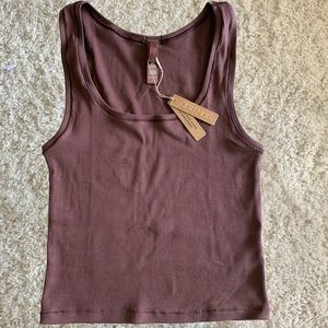 SKIMS Cotton Rib Tank in Garner Size L